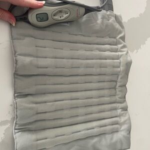 Sunbeam Gray Heating Pad with Detachable Controller